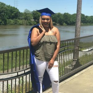 Meet your Posher, Aleya